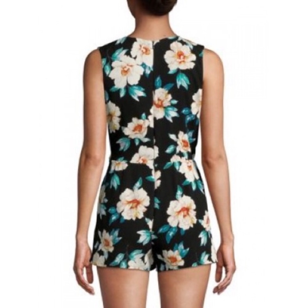 Design Lab Floral Romper - Picture 2 of 6